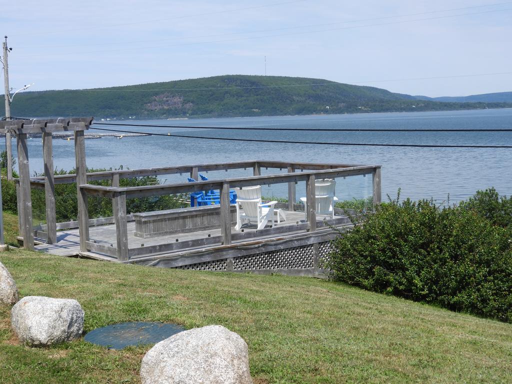 Admiral Digby Inn Restaurant And Cottages Exterior photo