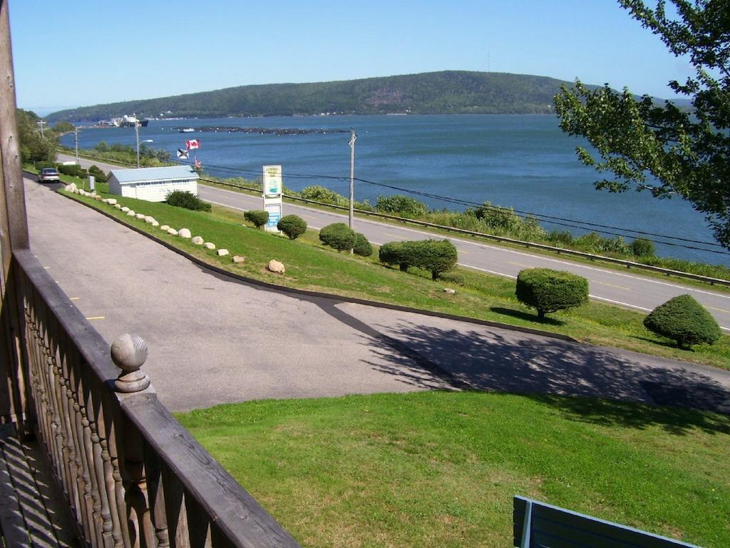 Admiral Digby Inn Restaurant And Cottages Exterior photo