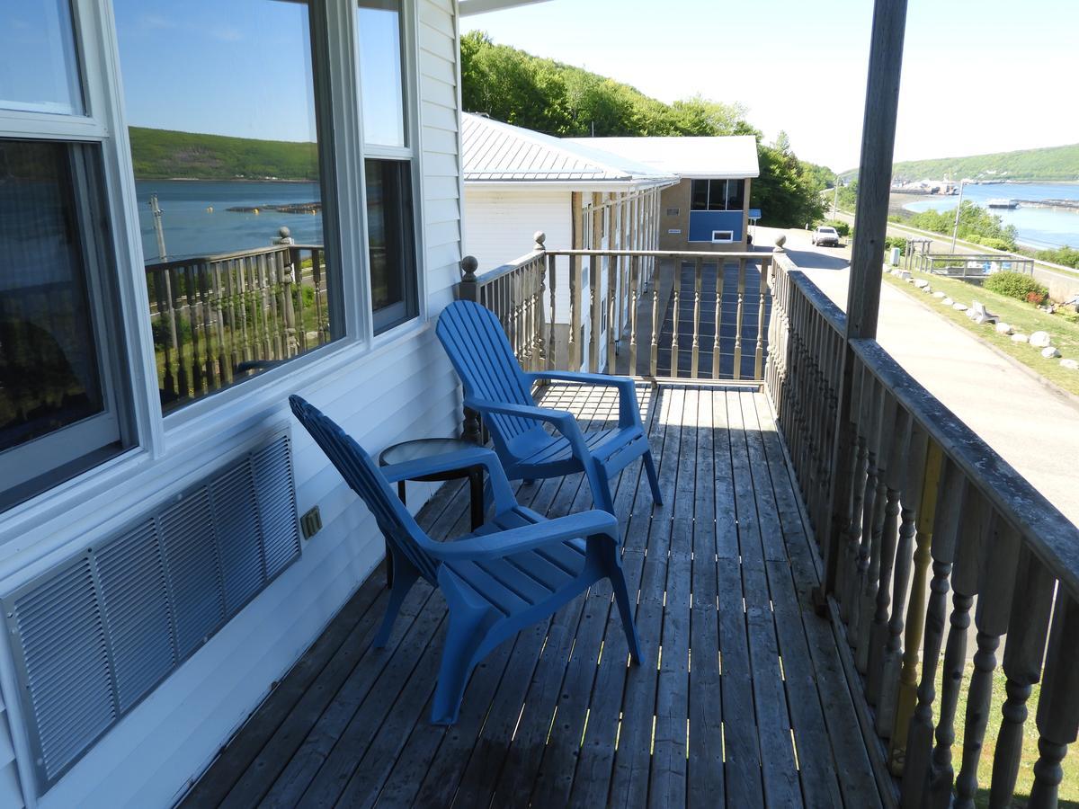 Admiral Digby Inn Restaurant And Cottages Exterior photo