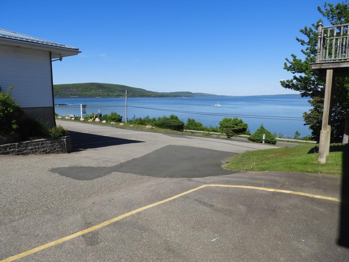 Admiral Digby Inn Restaurant And Cottages Exterior photo