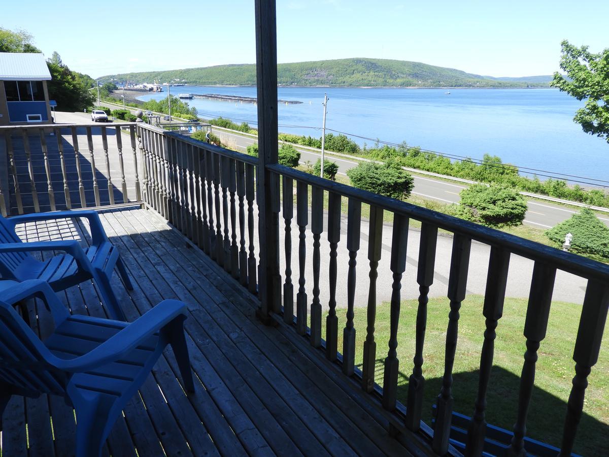 Admiral Digby Inn Restaurant And Cottages Exterior photo