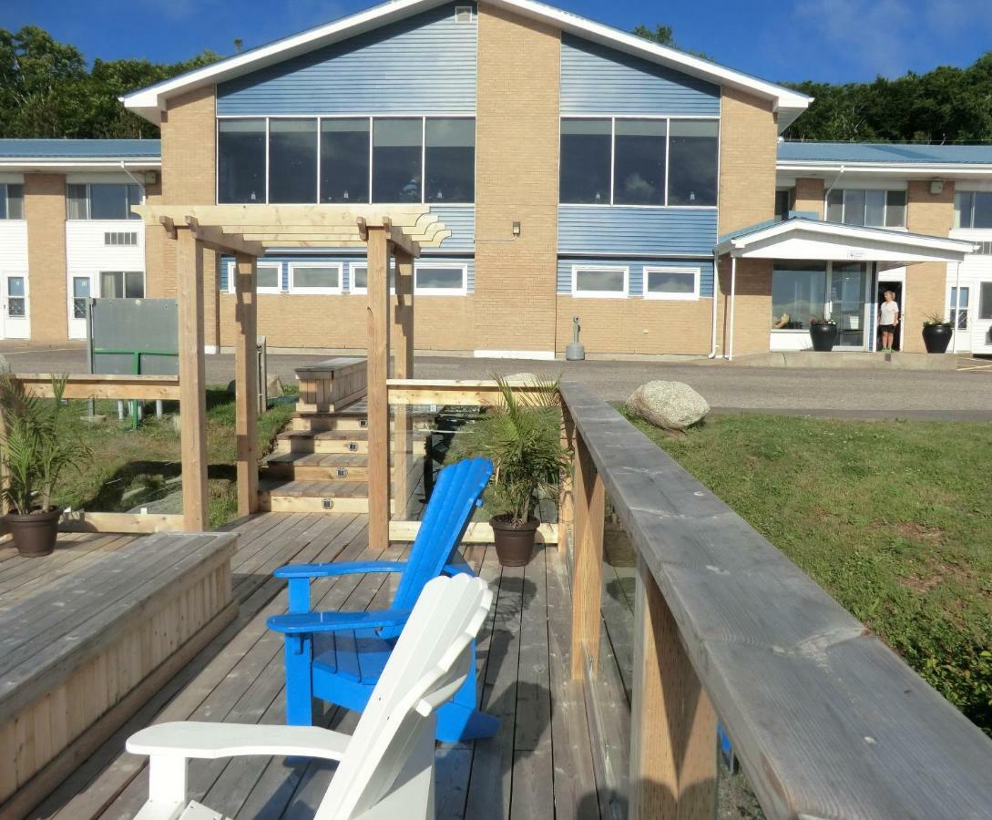 Admiral Digby Inn Restaurant And Cottages Exterior photo