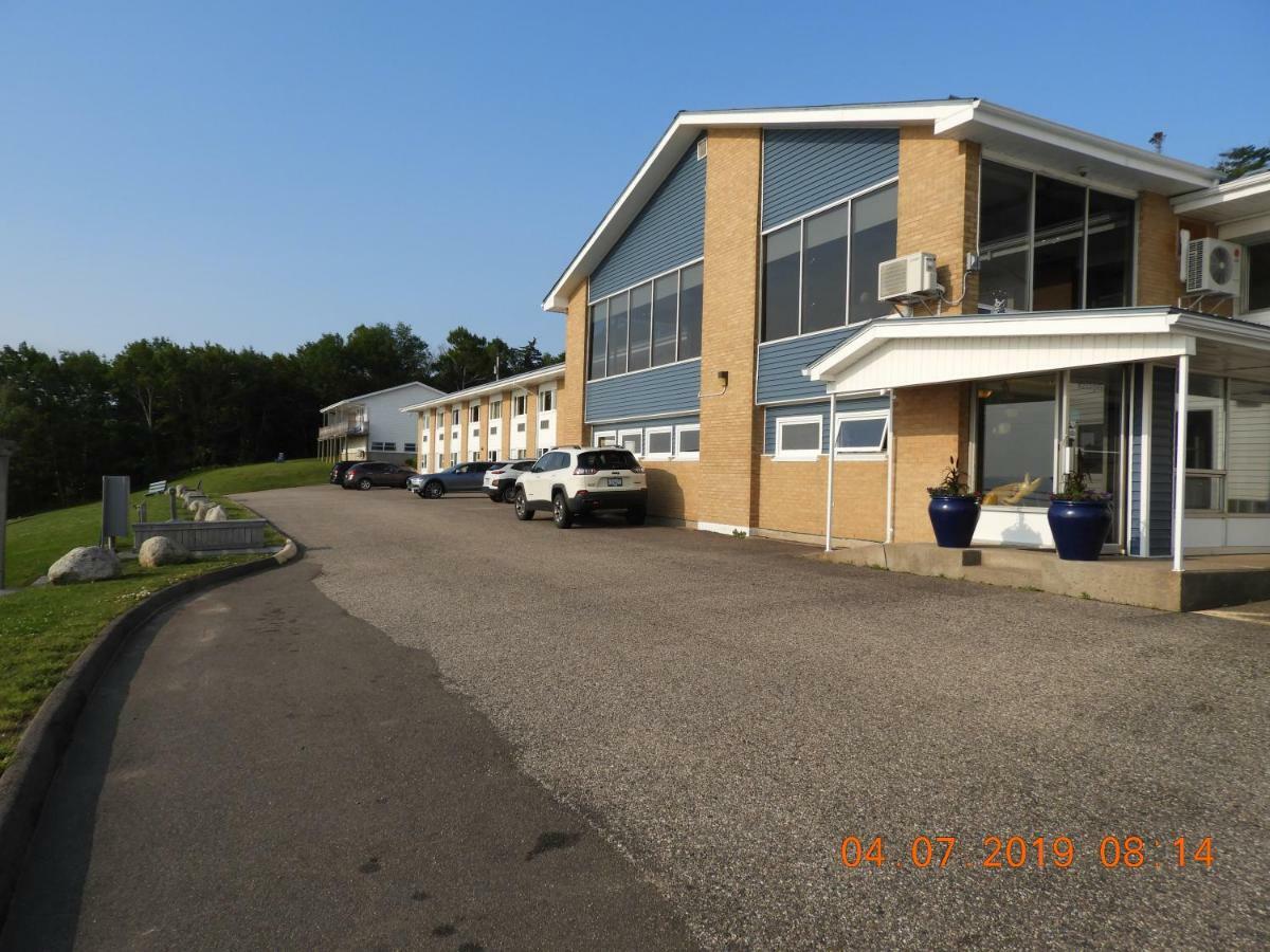 Admiral Digby Inn Restaurant And Cottages Exterior photo